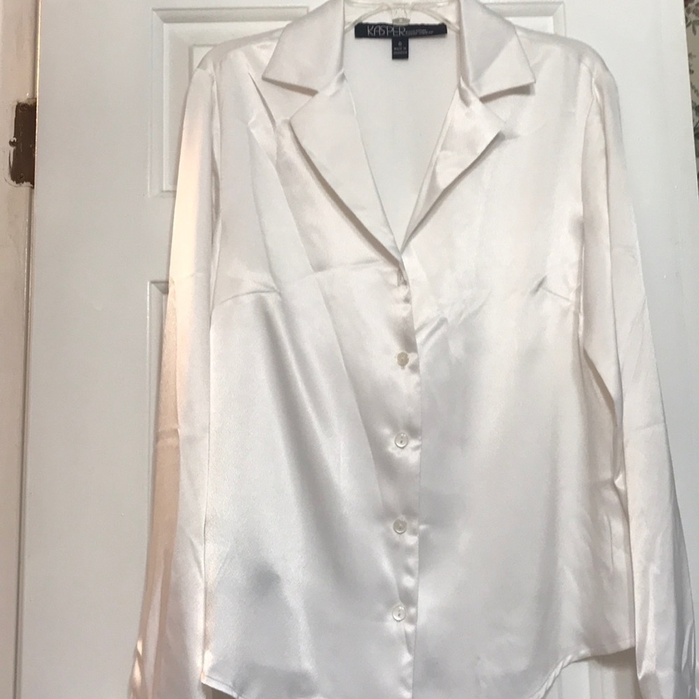 KASPER | White V-neck Button Down Blouse